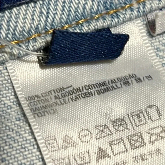 American Apparel Light Wash Jean Jacket. Light  Denim Jacket. Size XS - Picture 5 of 9